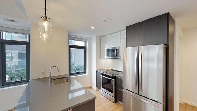 Building Photo - 347 Harrison Ave