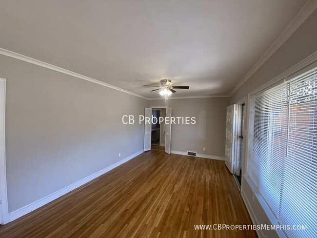 Building Photo - Original Hardwood Floors