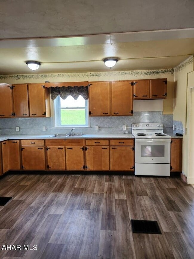 Building Photo - 470 Golden Rule Dr