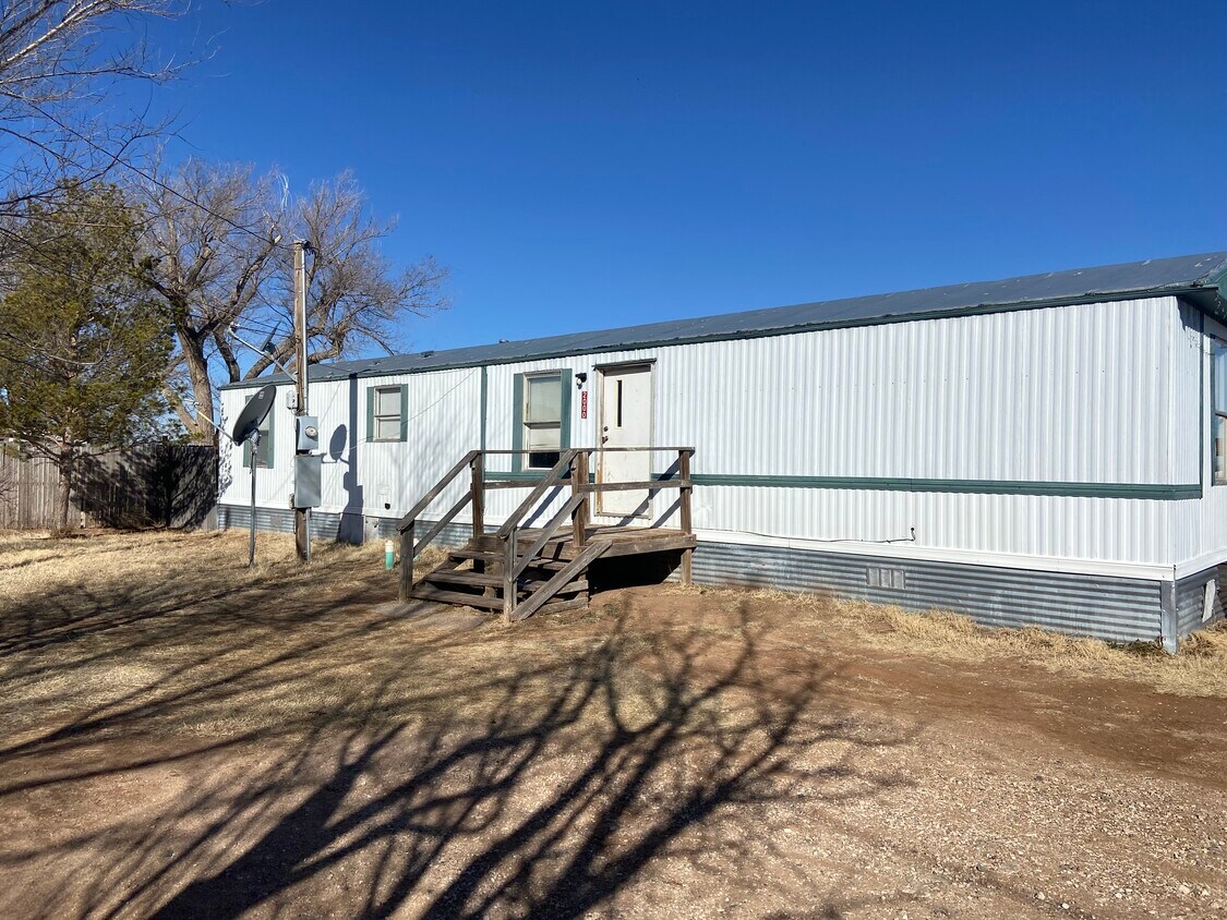 2000 Redwine Ave, Portales, NM 88130 House for Rent in Portales, NM