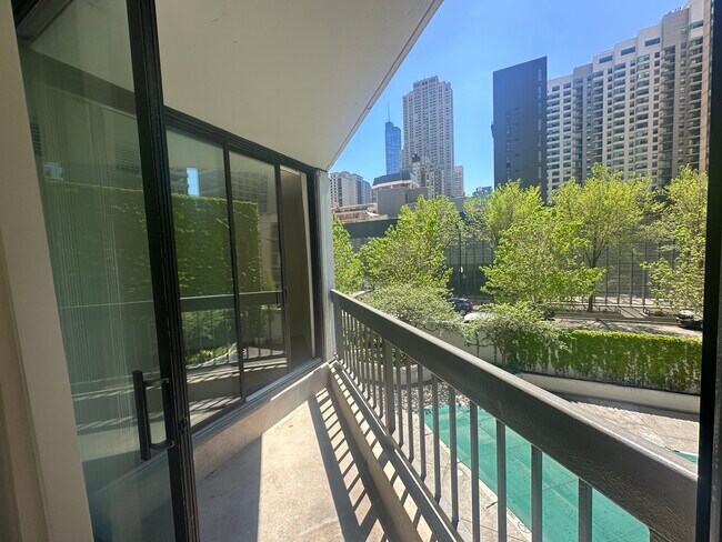 Foto del edificio - 804 N Dearborn St