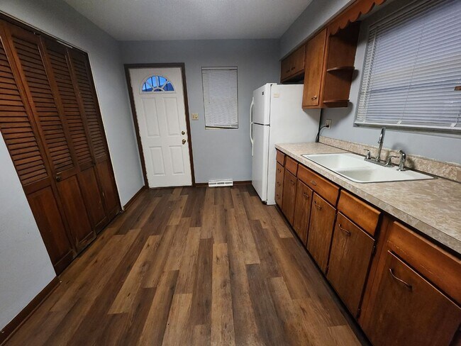 Foto del edificio - 457 Greenbay Ave
