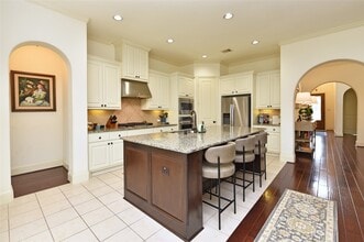 Building Photo - 13117 Stoneleigh Terrace Dr