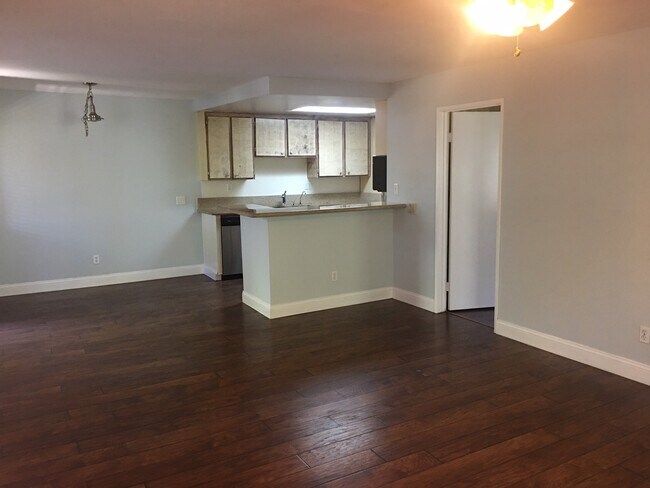 Building Photo - 227 Woodland Pkwy