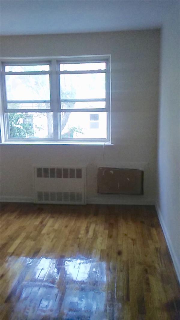 Building Photo - 1085 E 57th St