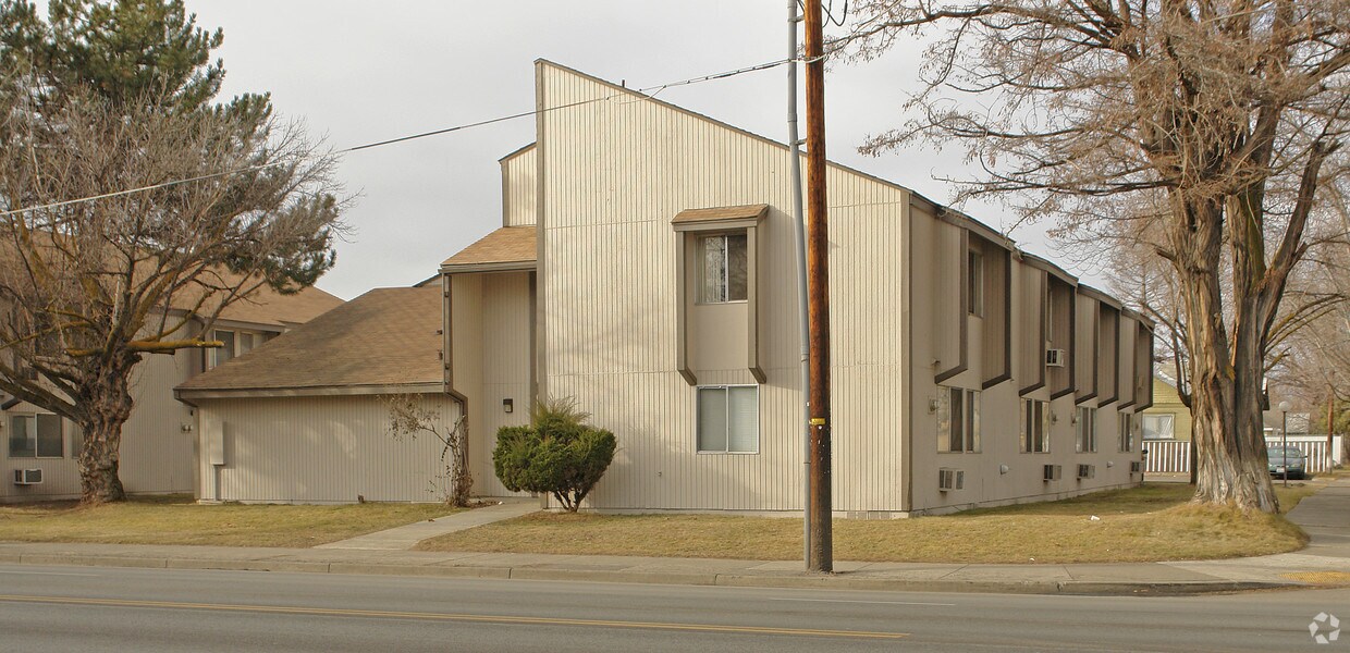 302 Stewart Street - 1004 S 3rd Ave