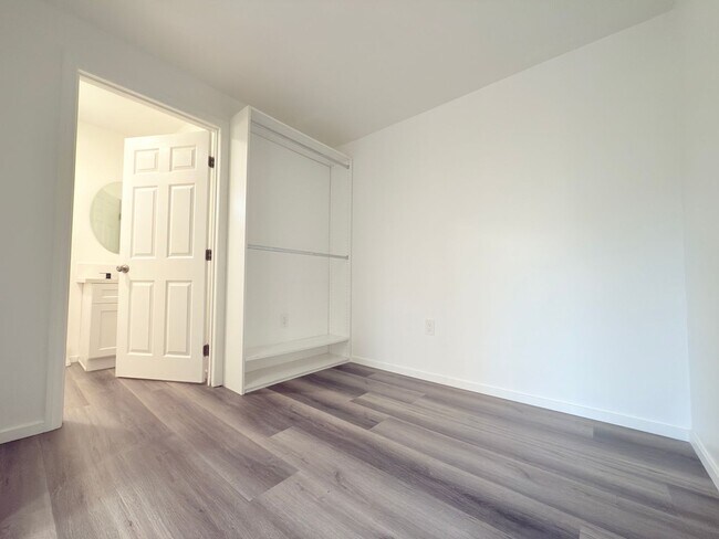 Foto del edificio - 639 Griffith St