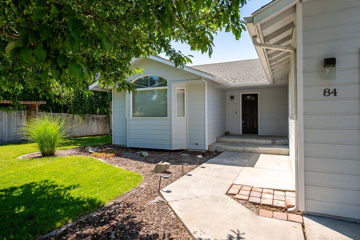 84 Viewmont Dr SE Moses Lake, WA 98837 Alquileres en Moses Lake, WA