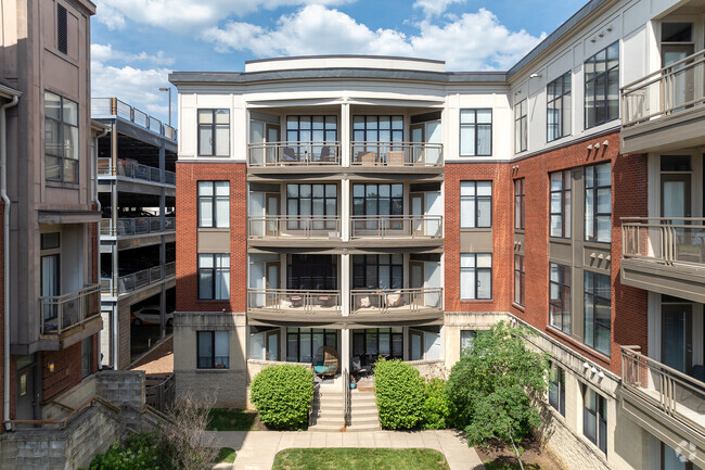 Building Photo - Centercourt Condominiums