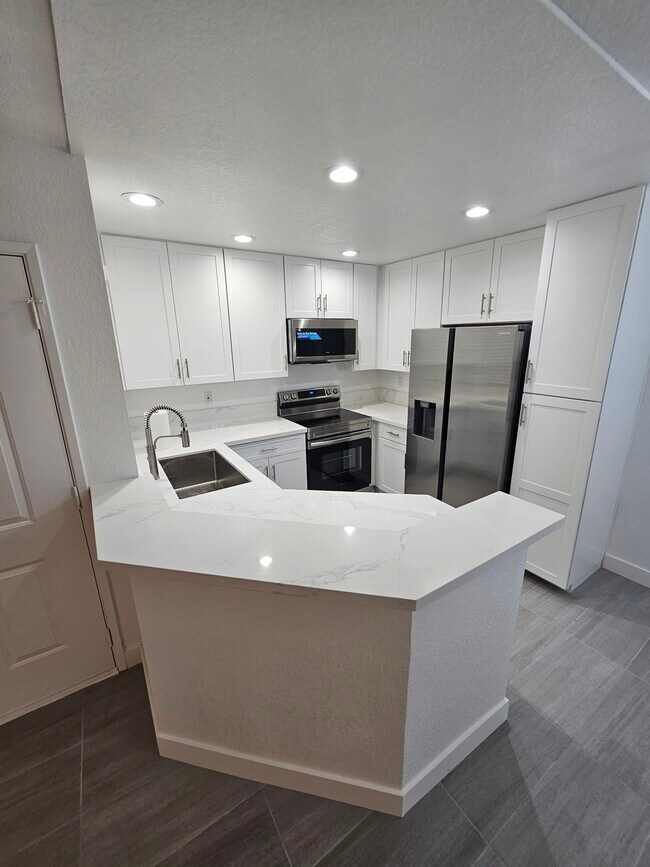 Foto del edificio - 78650 Avenue 42