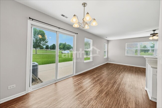 Foto del edificio - 250 Wedgewood Cir
