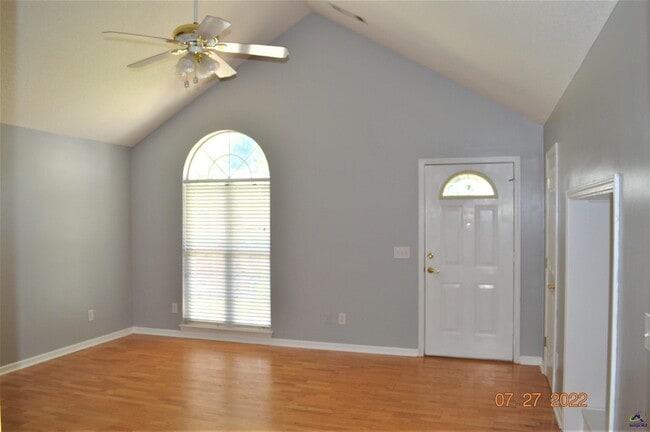 Building Photo - 114 Linda Kay Ct