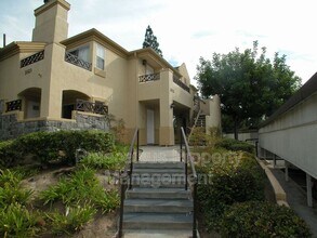 Building Photo - 2023 Lakeridge Cir