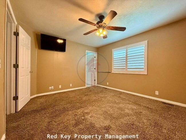 Building Photo - 474 E 1370 N