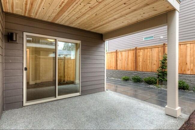 Foto del edificio - 938 223rd St SE