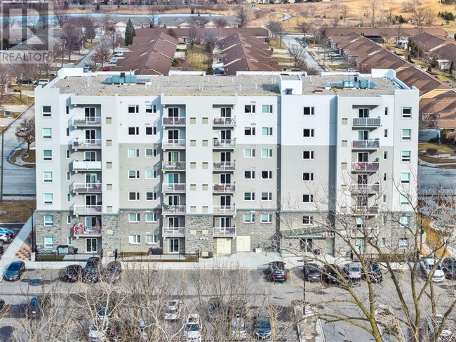 Building Photo - 1611 Banwell Rd
