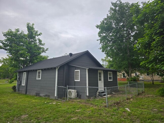 Building Photo - 21635 FM 1253