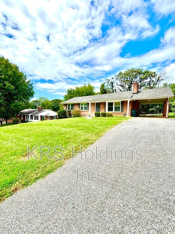 Photo - 1121 Sheffield Dr House