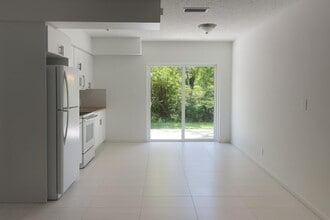 Building Photo - 1718 Juno Rd