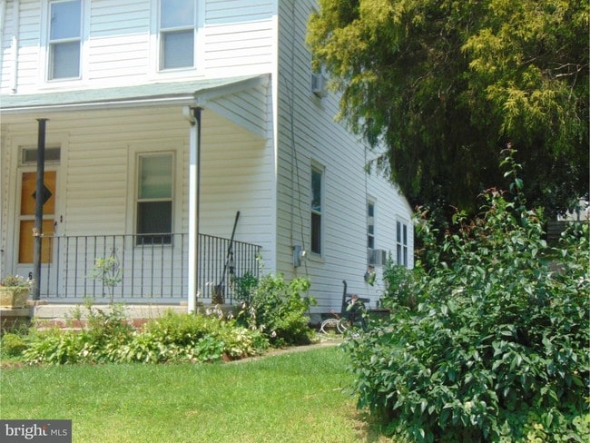 Building Photo - 629 Convent Rd