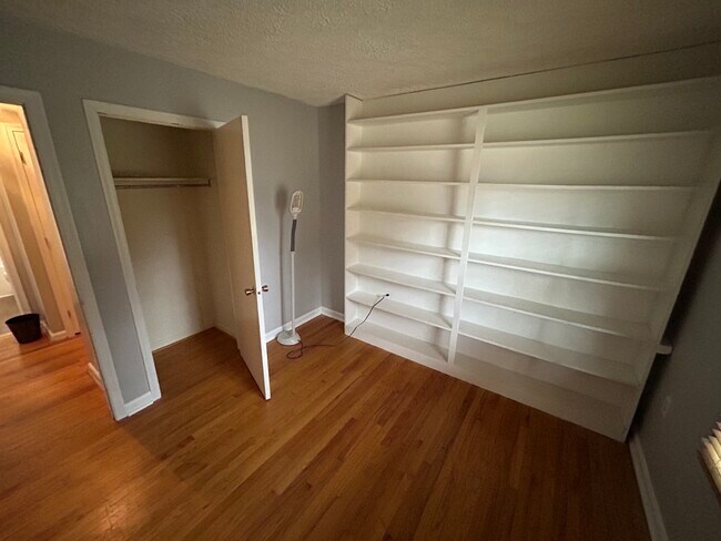 Building Photo - 15 Chatfield Dr