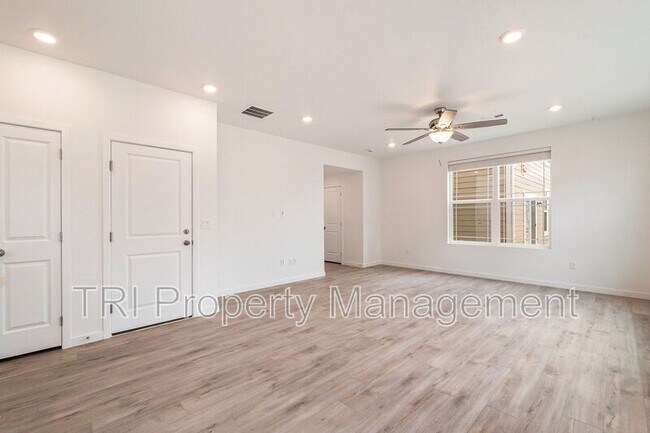 Foto del edificio - 2675 Painted Turtle Ave