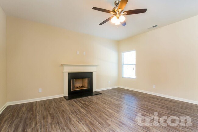 Foto del edificio - 457 Shady Glen