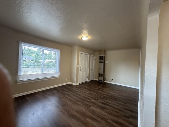 Building Photo - 732 Bieber Ave NE