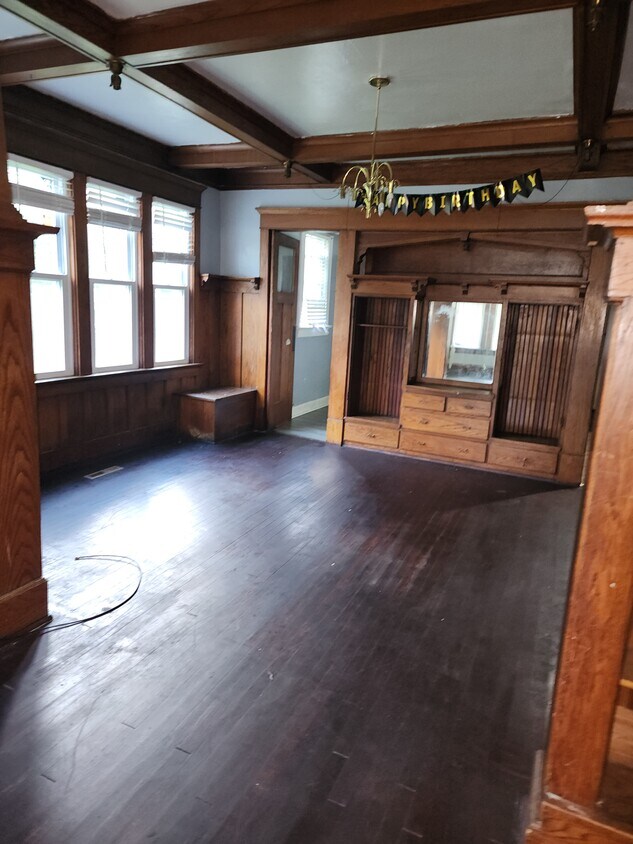 Primary Photo - 2545 N 40th St