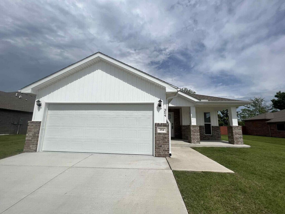 Foto principal - WEBB CITY MO (GREYSTONE) BEAUTIFUL 3 BEDRO...