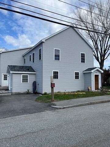 Foto principal - 139 W Main St