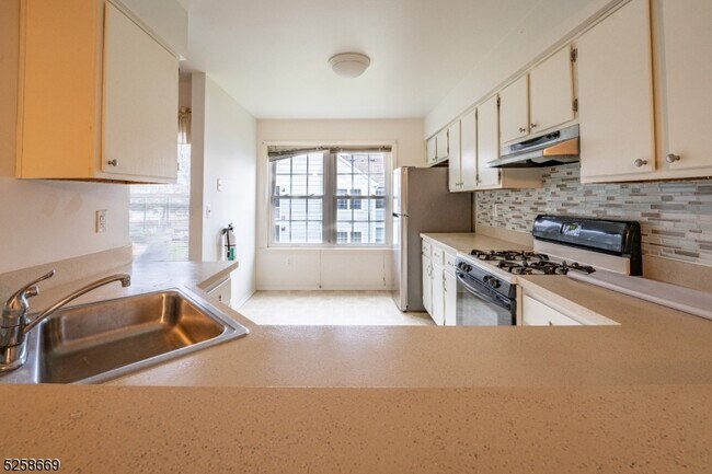 Foto del edificio - 14 Homestead Ln