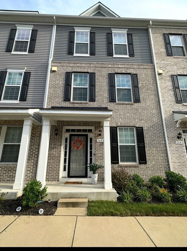 Primary Photo - 3 Bedroom 2.5 Bathroom Open Floor Plan