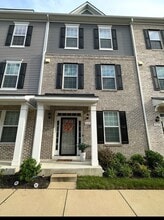 Building Photo - 2645 Sierra Nevada Ave