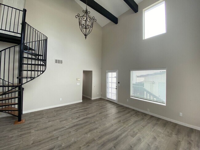Building Photo - 4841 Art St