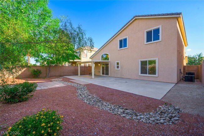 Building Photo - 7046 N Pink Flamingos Pl