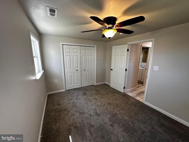 Building Photo - 1225 Columbia Ave