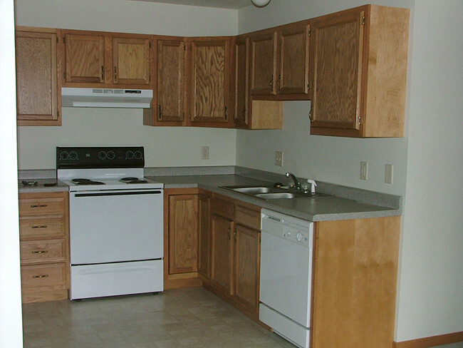 Building Photo - 707 N Plum St