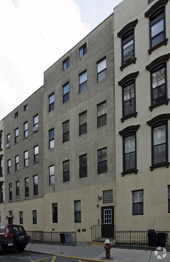 Building Photo - 407 1st St