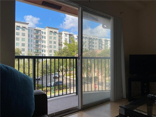 Building Photo - 2021 SE 10th Ave