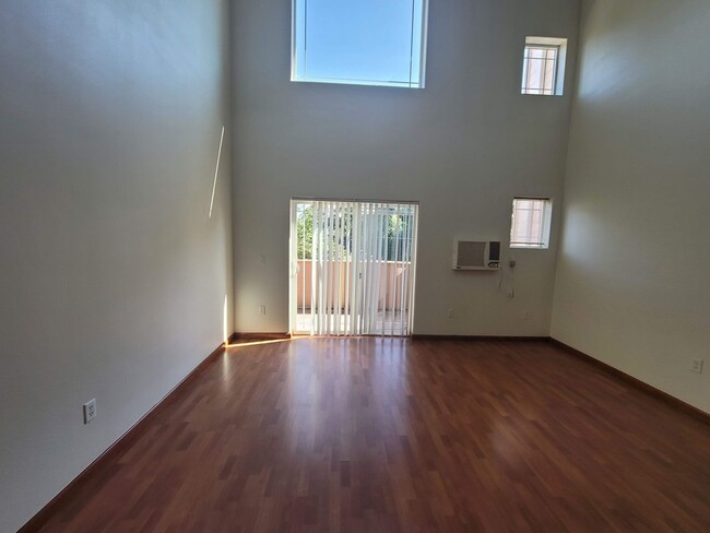 Building Photo - 123 NE 172nd Ave