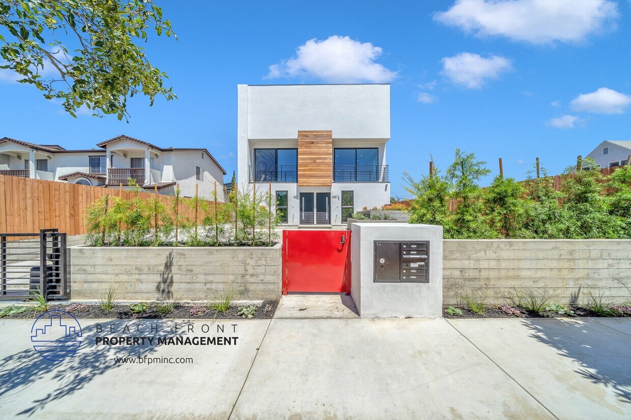Foto principal - 660 N. Mariposa Ave.
