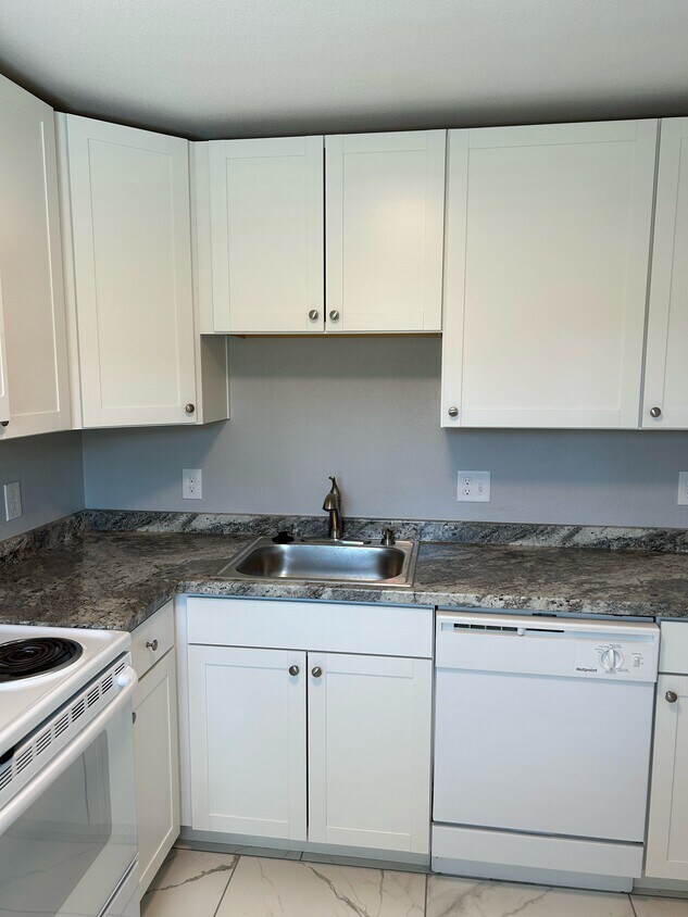 3438 N Cascade Ave, Colorado Springs, CO 80907 House Rental in