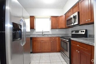 Building Photo - 330 NW 196th St