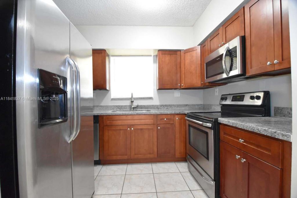 Primary Photo - 330 NW 196th St