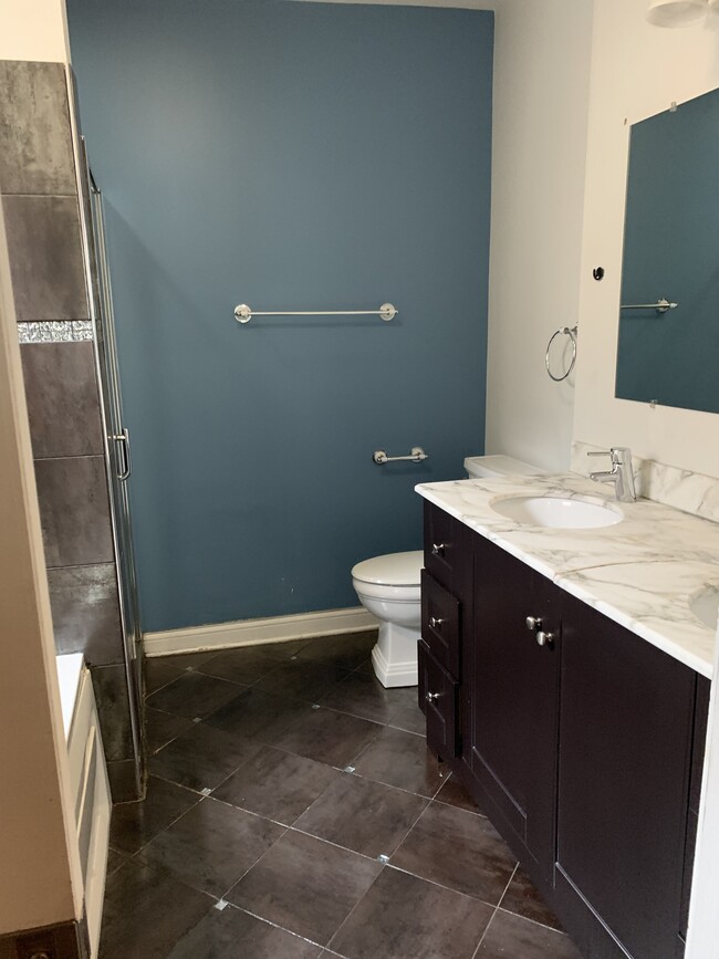 master bedroom - 3444 W Schubert Ave