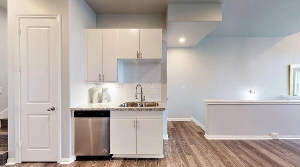 Foto del edificio - 4906 Paradigm Ln