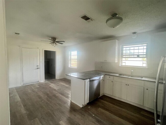 Foto del edificio - 7706 TX-224