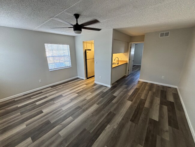 Building Photo - 4932 W Gandy Blvd