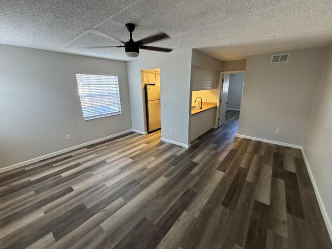 Foto del edificio - 4932 W Gandy Blvd